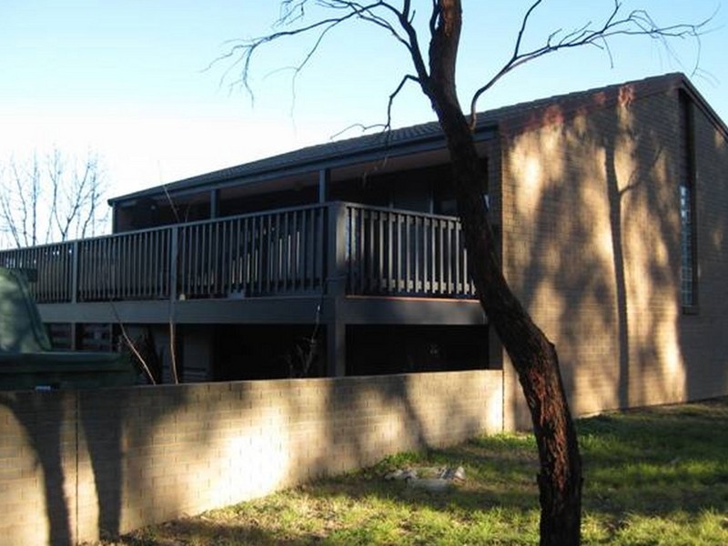 82 Barnet Close, Swinger Hill ACT 2606