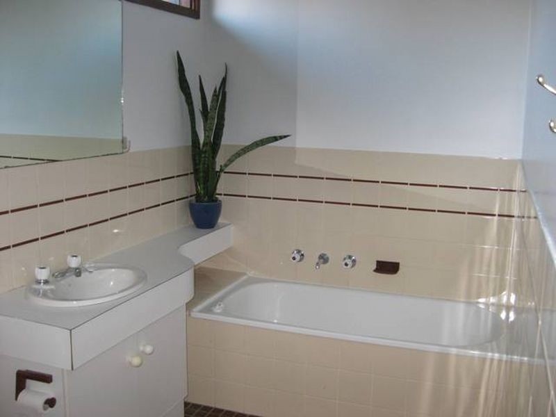 82 Barnet Close, Swinger Hill ACT 2606