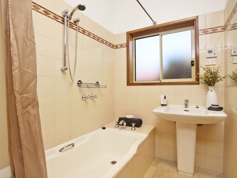 23 McKinlay Street, Narrabundah ACT 2604