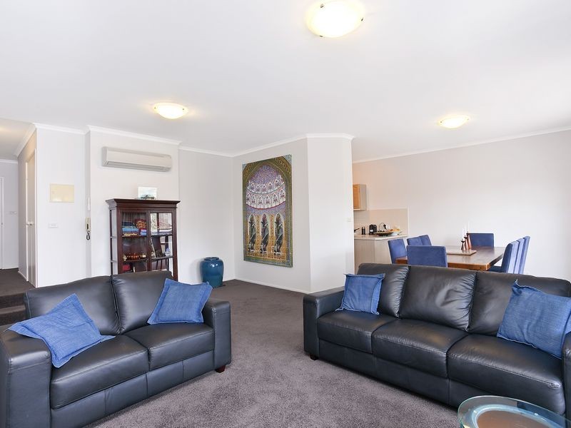 F6/2 Currie Crescent, Griffith ACT 2603