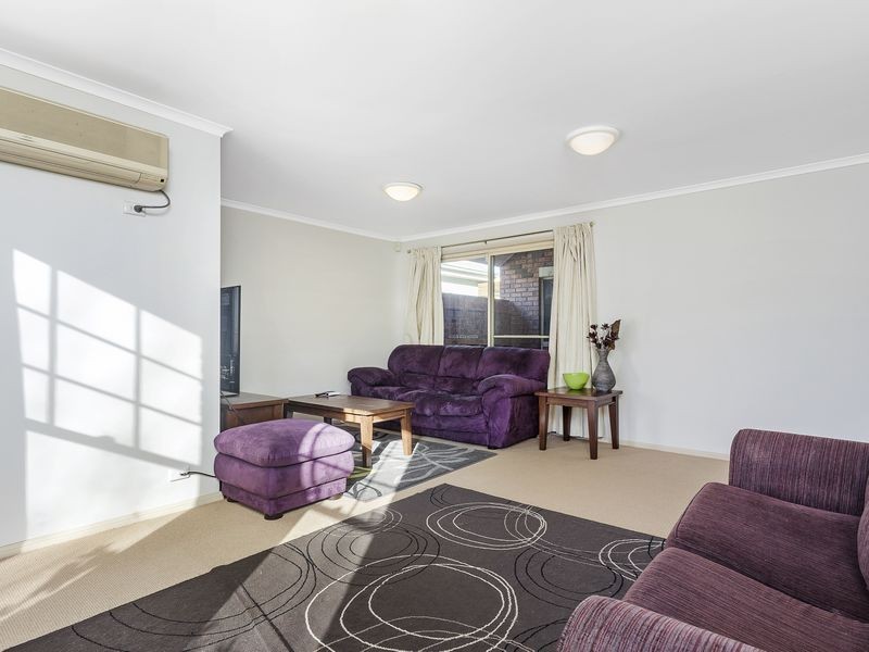 10 Rosewood Glen, Jerrabomberra NSW 2619