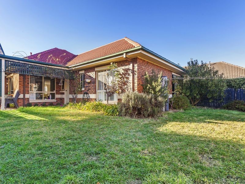 10 Rosewood Glen, Jerrabomberra NSW 2619