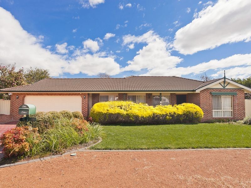 18 Chevalley Loop, Gordon ACT 2906