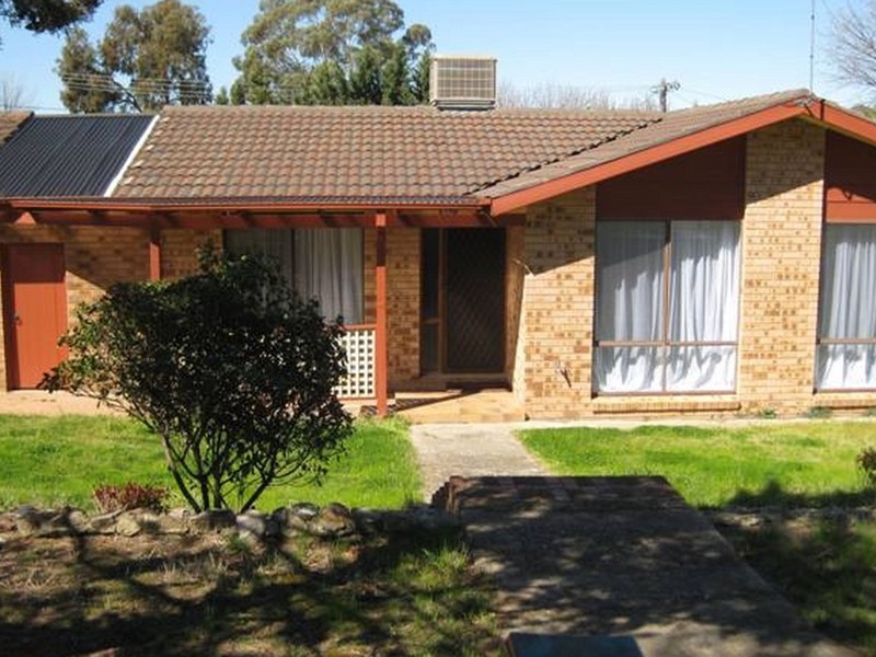 69 Clive Steele Avenue, Monash ACT 2904