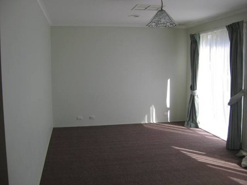 69 Clive Steele Avenue, Monash ACT 2904