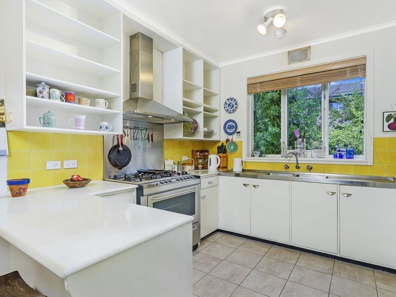 24 Irwin Street, Yarralumla ACT 2600