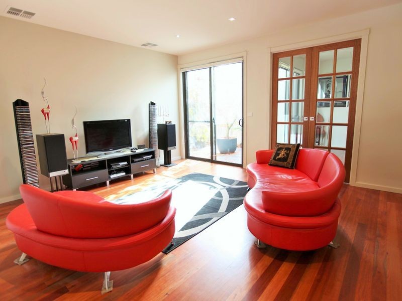 8 Kintore Crescent, Yarralumla ACT 2600