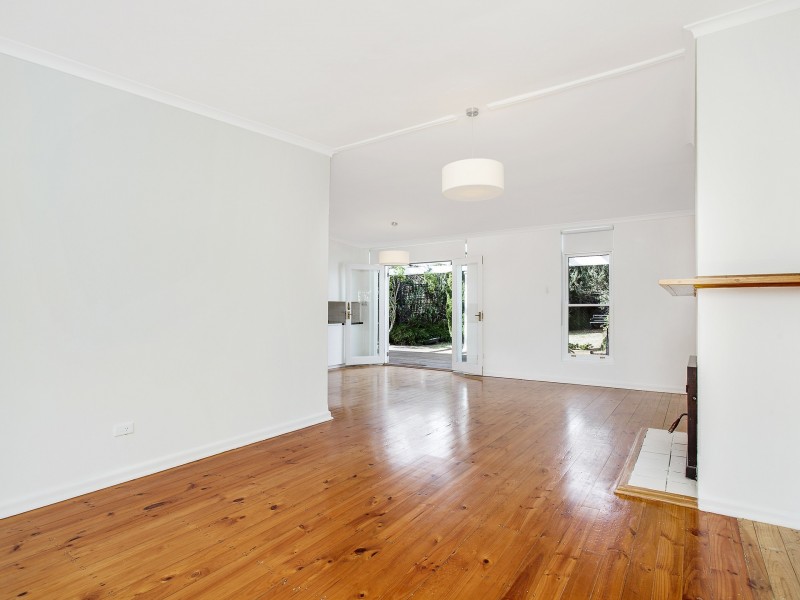 68 Caley Crescent, Narrabundah ACT 2604