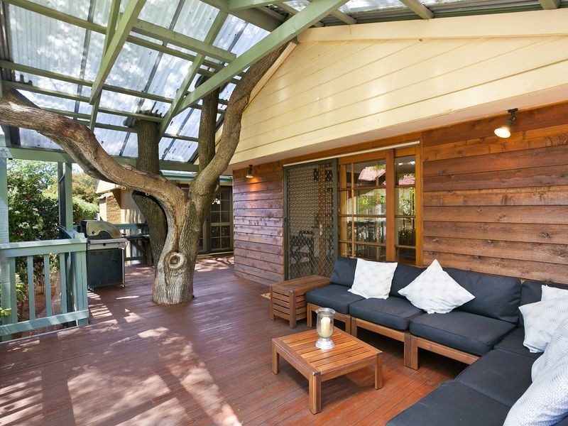 10 Johnston Street, Narrabundah ACT 2604