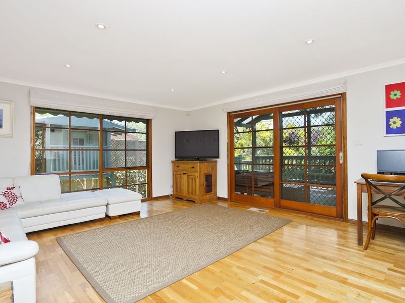 10 Johnston Street, Narrabundah ACT 2604