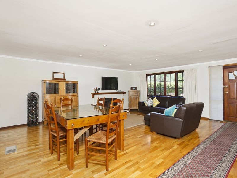 10 Johnston Street, Narrabundah ACT 2604