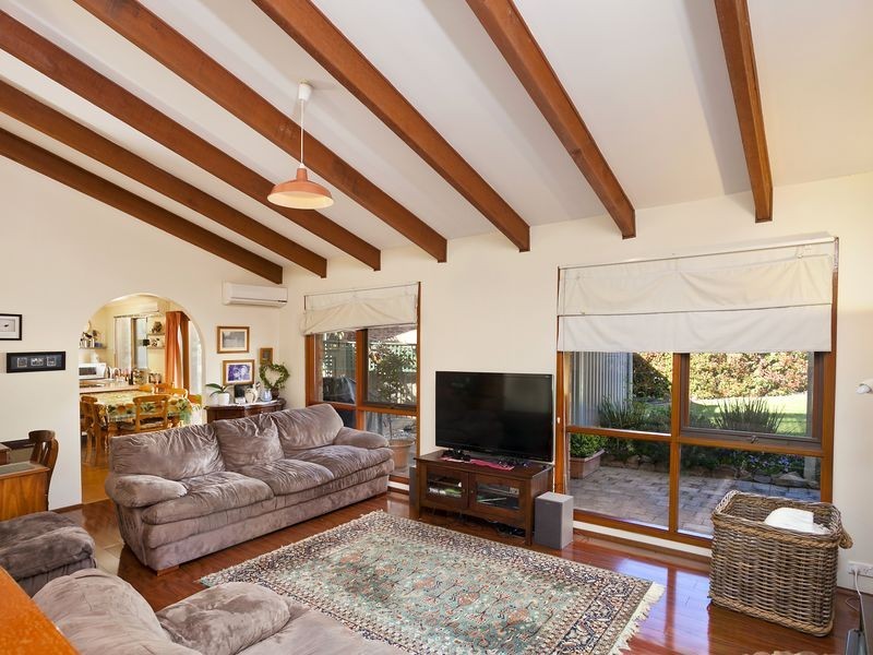 10 Max Henry Crescent, Macarthur ACT 2904