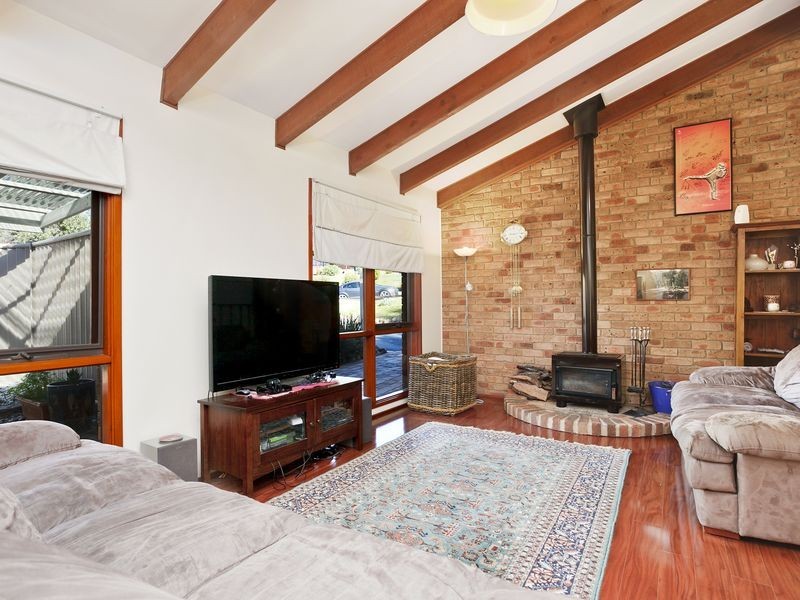 10 Max Henry Crescent, Macarthur ACT 2904