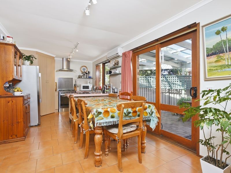 10 Max Henry Crescent, Macarthur ACT 2904
