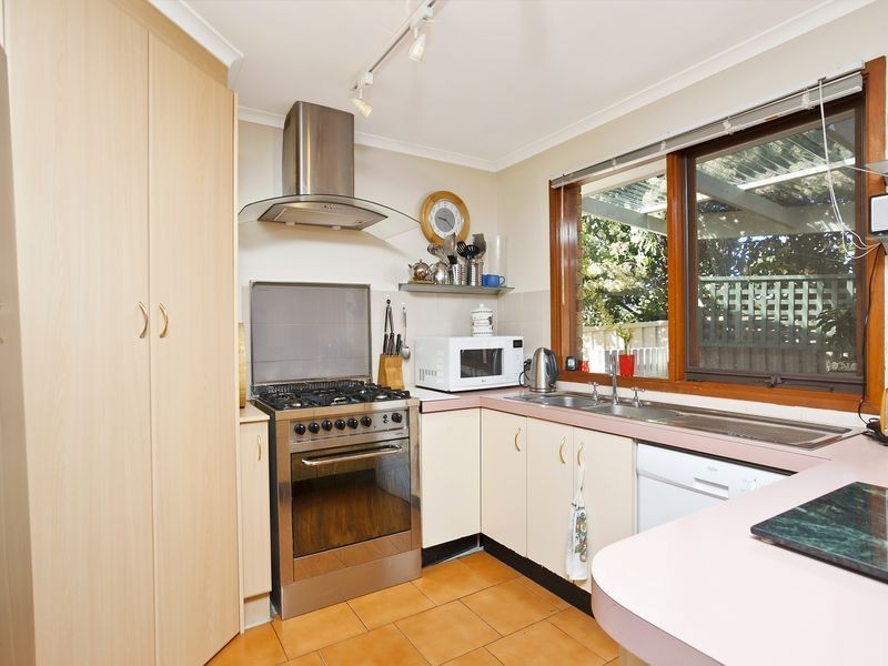 10 Max Henry Crescent, Macarthur ACT 2904