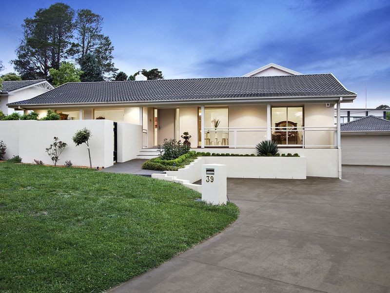 39 Hampton Circuit, Yarralumla ACT 2600