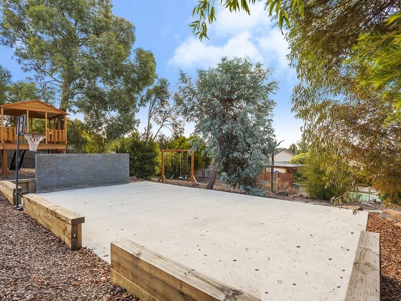 14 McLaren Crescent, Pearce ACT 2607