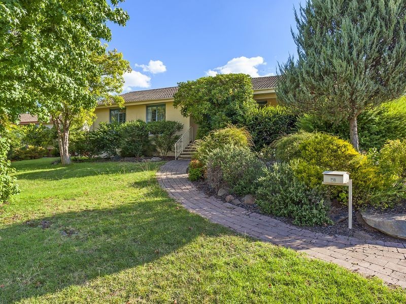 14 McLaren Crescent, Pearce ACT 2607