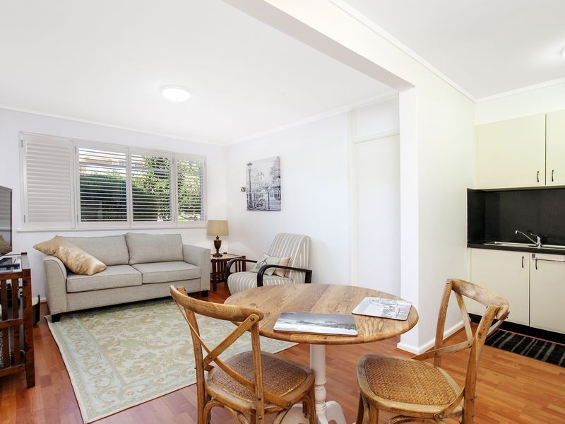 1/4 Nuyts Street, Red Hill ACT 2603