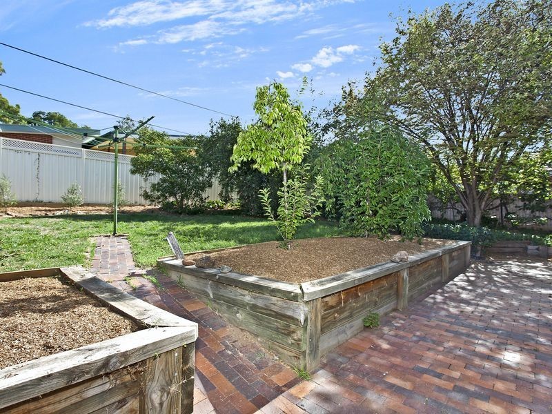 84 Walker Crescent, Narrabundah ACT 2604