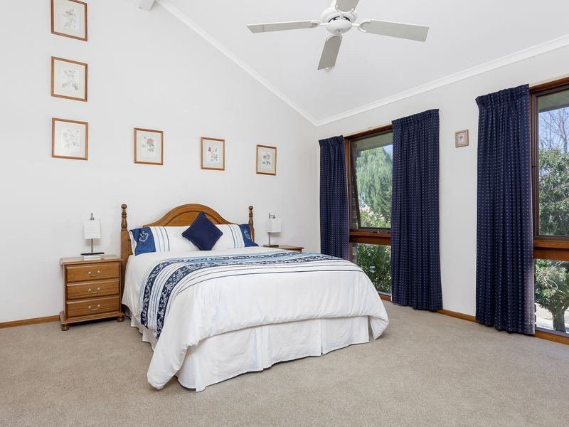 7 Kaeppel Place, Isaacs ACT 2607