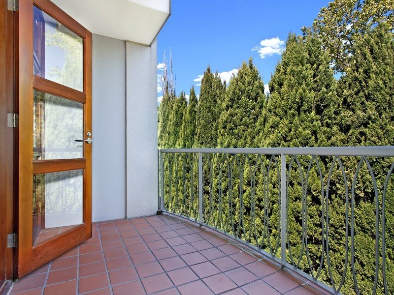 57/18 Captain Cook Crescent, Griffith ACT 2603