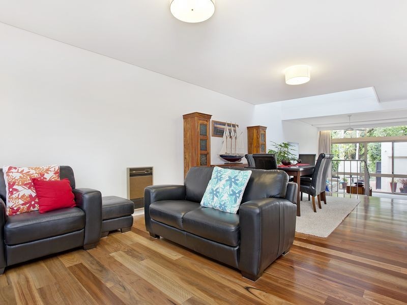 16 Gosse Street, Kingston ACT 2604