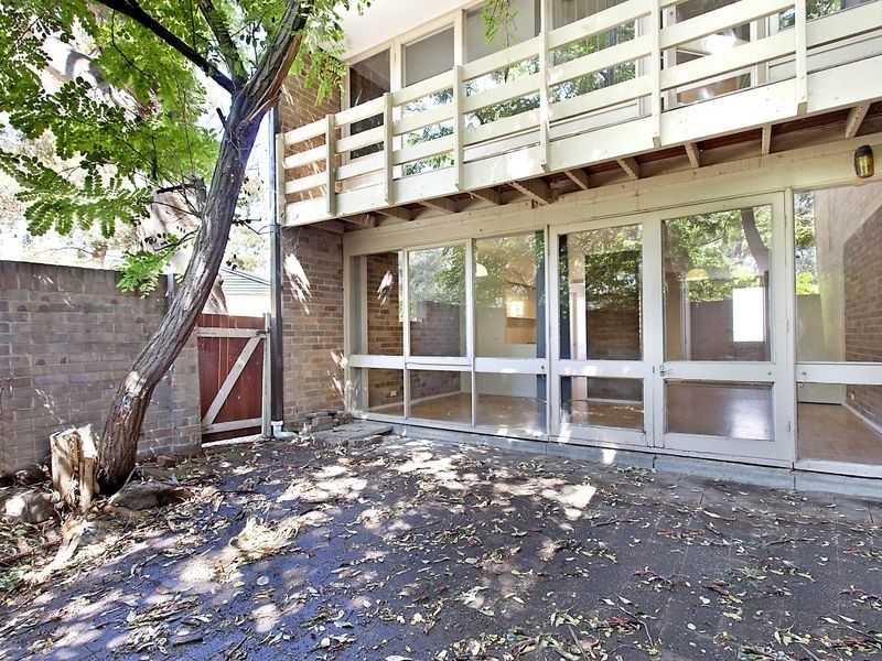17 Barnet Close, Phillip ACT 2606