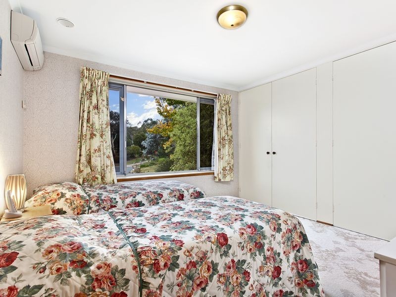 11 McAlpine Place, Farrer ACT 2607