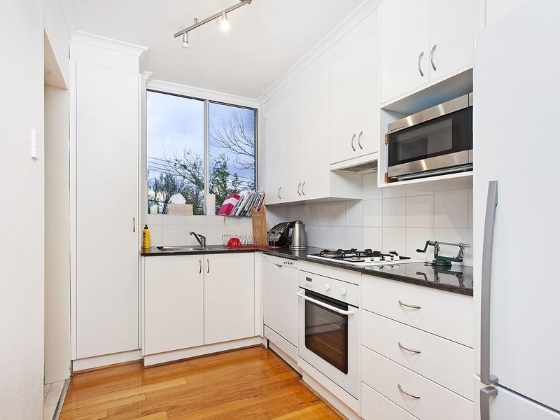 18/99 Canberra Avenue, Griffith ACT 2603