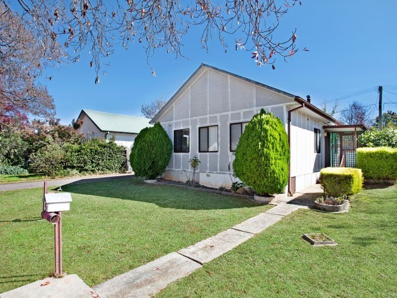 5 Anembo Street, Narrabundah ACT 2604