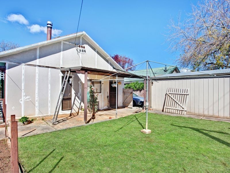 5 Anembo Street, Narrabundah ACT 2604