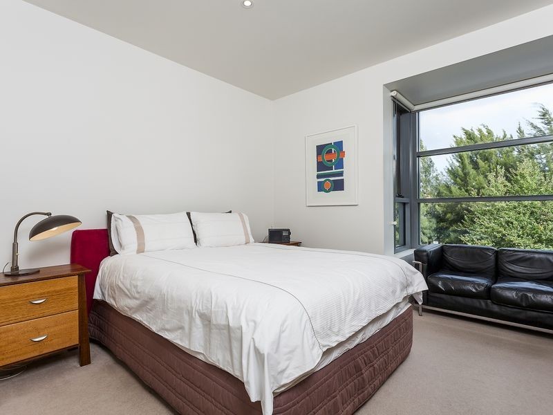 33/9 Eastlake Parade, Kingston ACT 2604