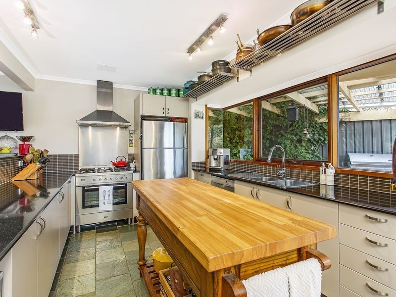 4 Kaeppel Place, Isaacs ACT 2607