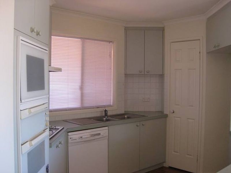 2/4 Hutchens Street, Yarralumla ACT 2600