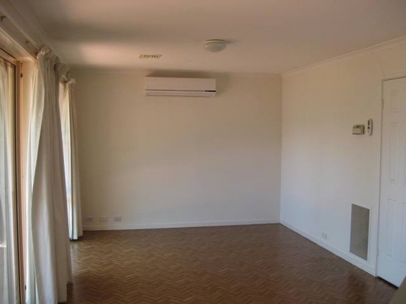 2/4 Hutchens Street, Yarralumla ACT 2600