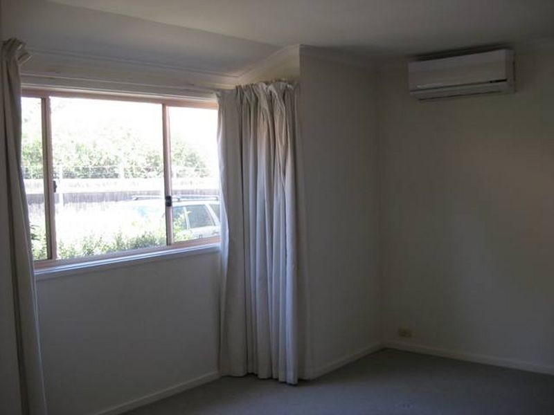 2/4 Hutchens Street, Yarralumla ACT 2600