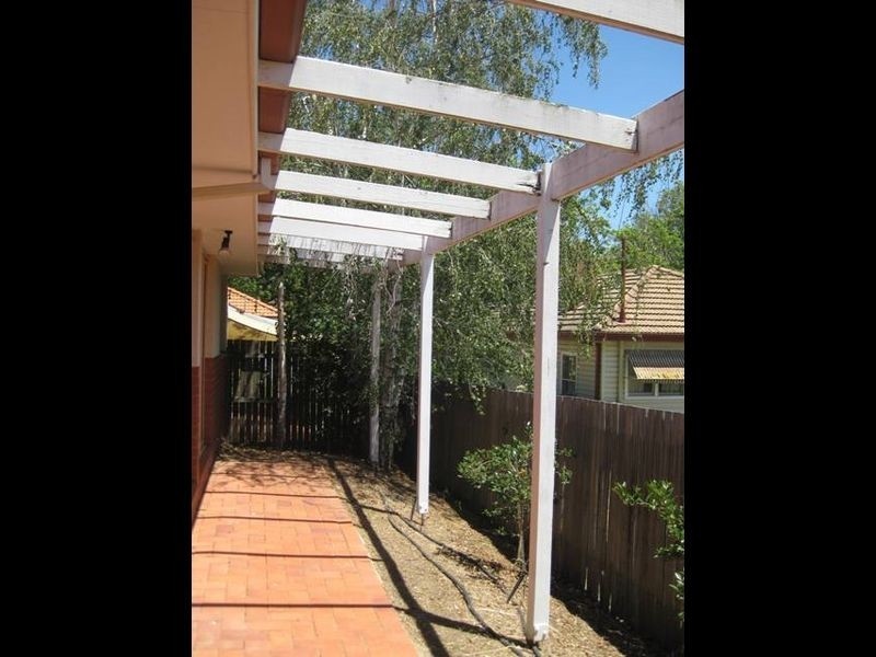 2/4 Hutchens Street, Yarralumla ACT 2600