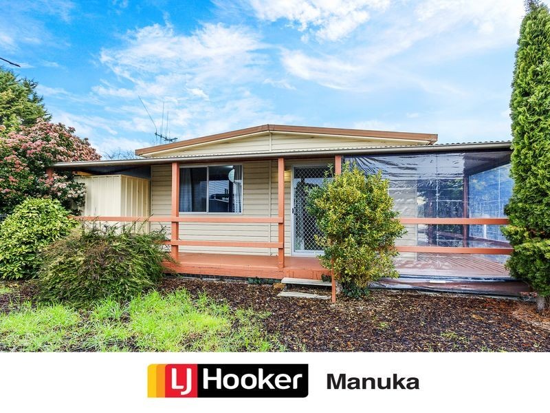 6 Conifer Avenue, Symonston ACT 2609