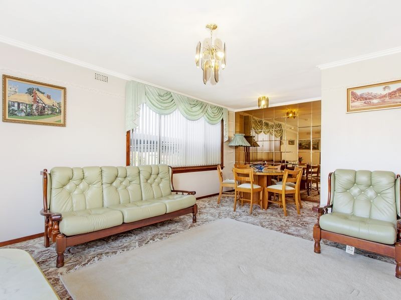 10 Carrington Street, Deakin ACT 2600