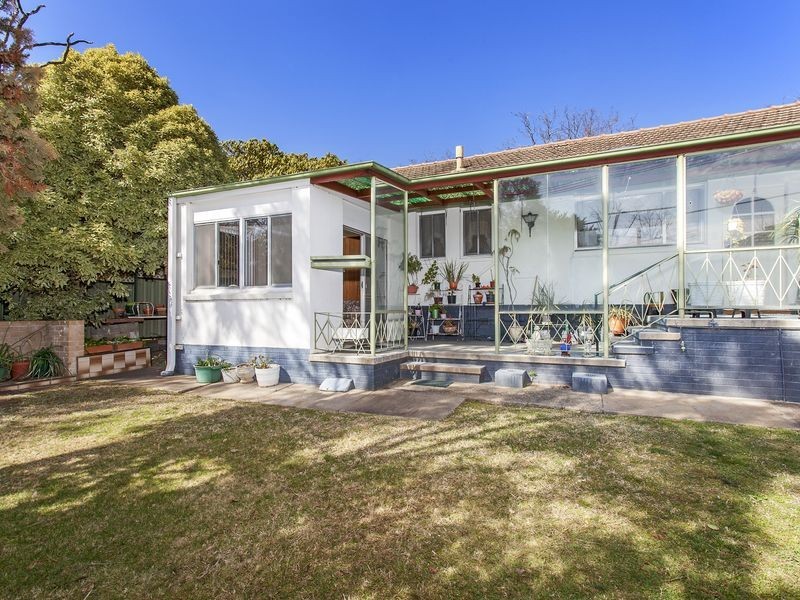 10 Carrington Street, Deakin ACT 2600