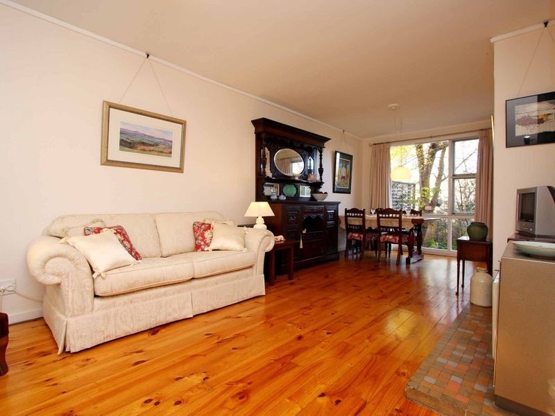 20 Bayley Street, Narrabundah ACT 2604