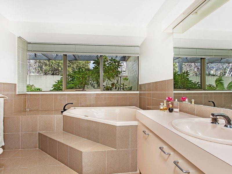 37 Shepherdson Place, Isaacs ACT 2607