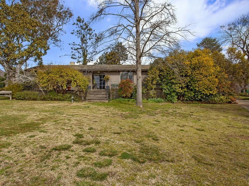 10 Arnhem Place, Red Hill ACT 2603