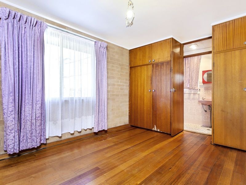 13 Deloraine Street, Lyons ACT 2606