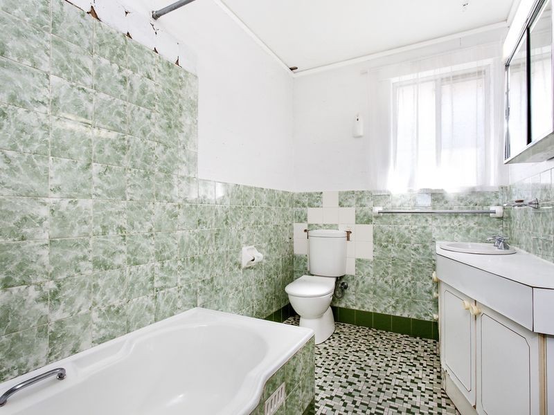 13 Deloraine Street, Lyons ACT 2606