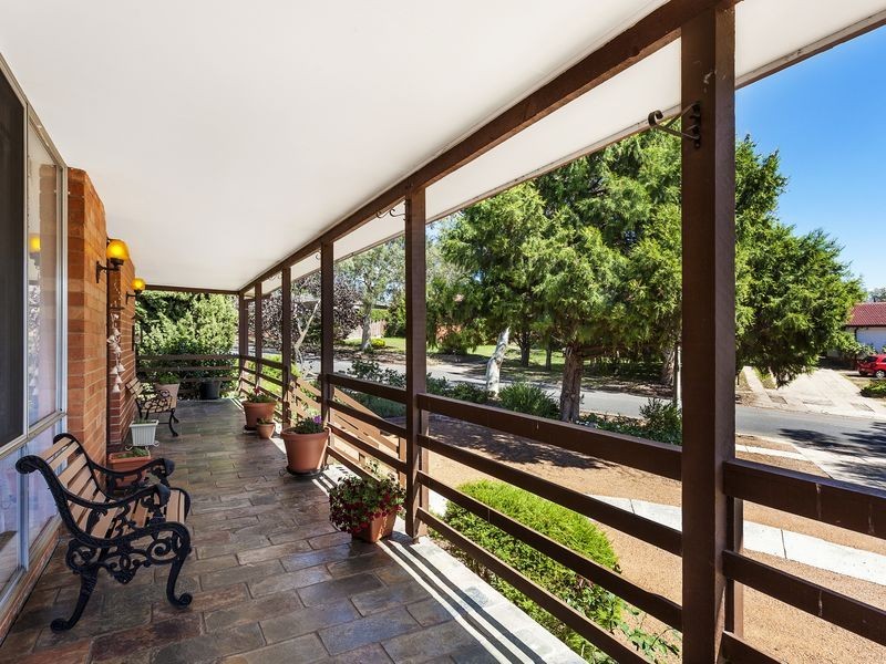 110 Eggleston Crescent, Chifley ACT 2606