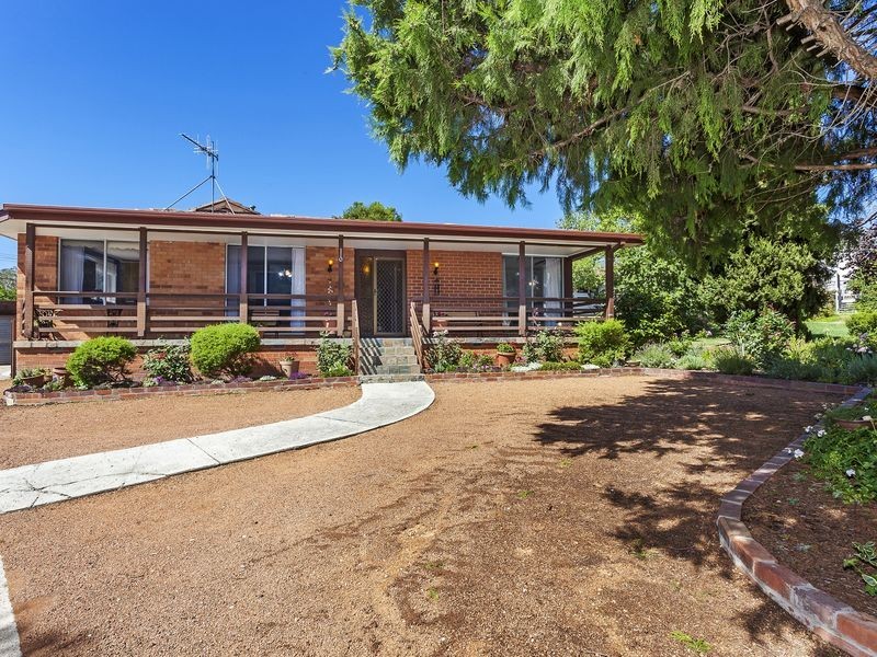 110 Eggleston Crescent, Chifley ACT 2606