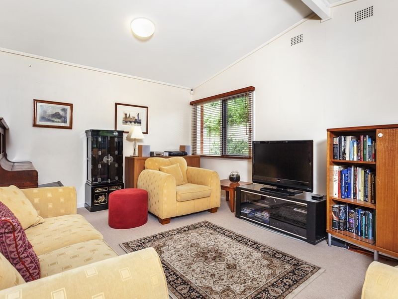 18 Buchanan Street, Narrabundah ACT 2604