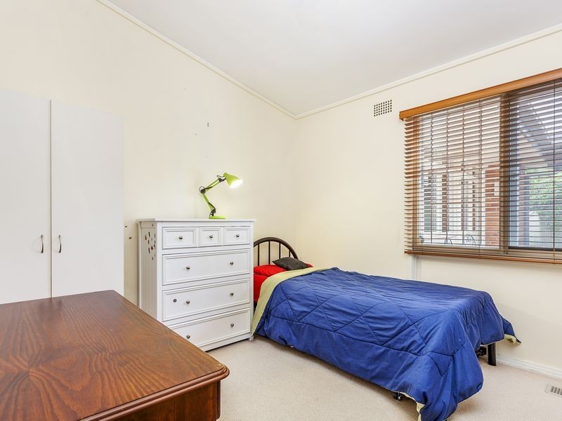 18 Buchanan Street, Narrabundah ACT 2604